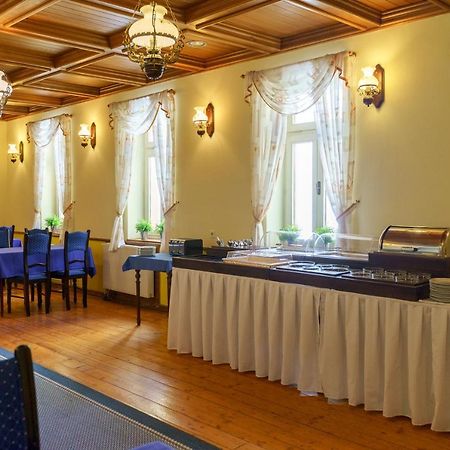 Hotel Heluan การ์โลวีวารี ภายนอก รูปภาพ