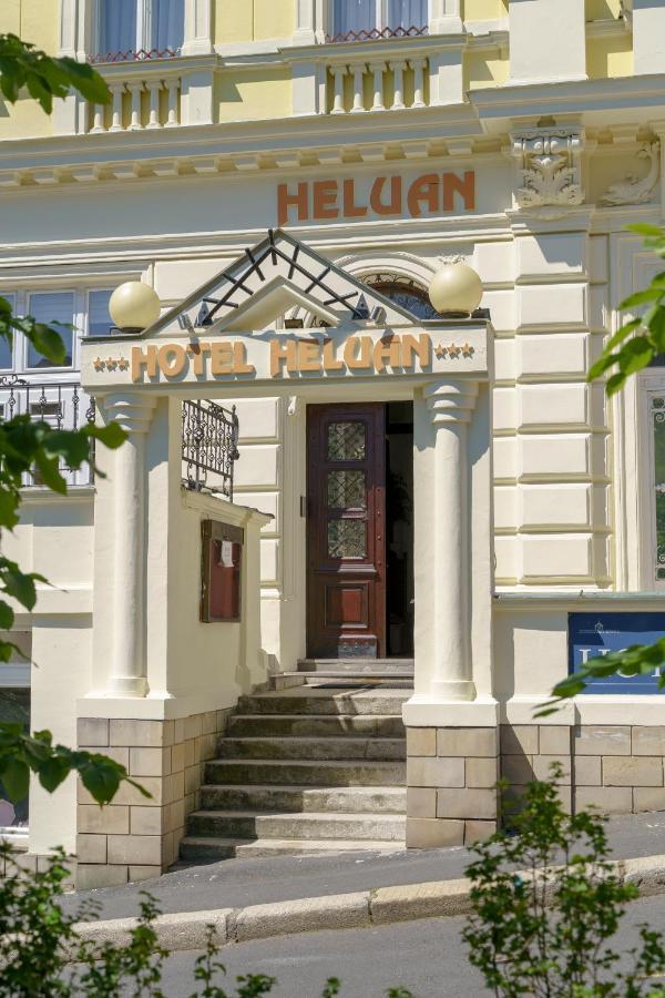 Hotel Heluan การ์โลวีวารี ภายนอก รูปภาพ